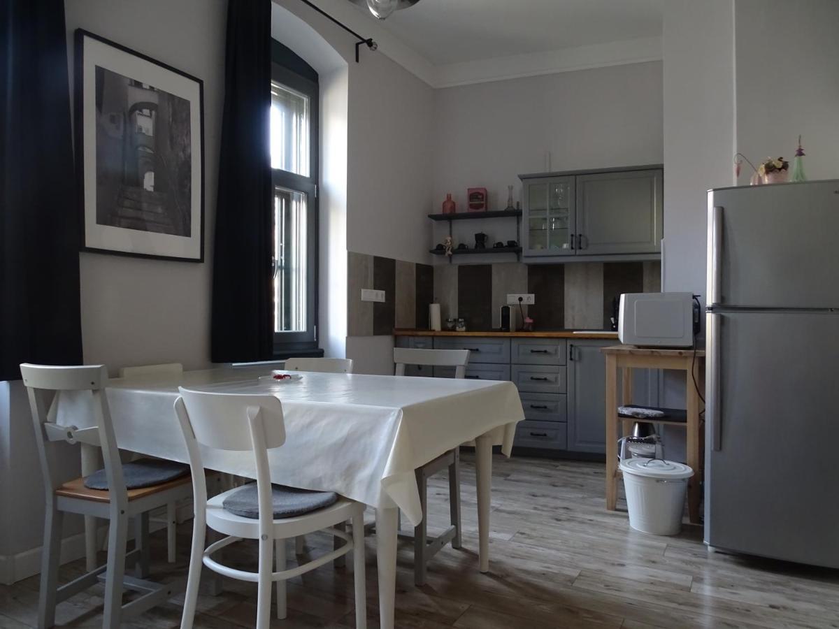 Ovaros Apartman Veszprém Exterior foto